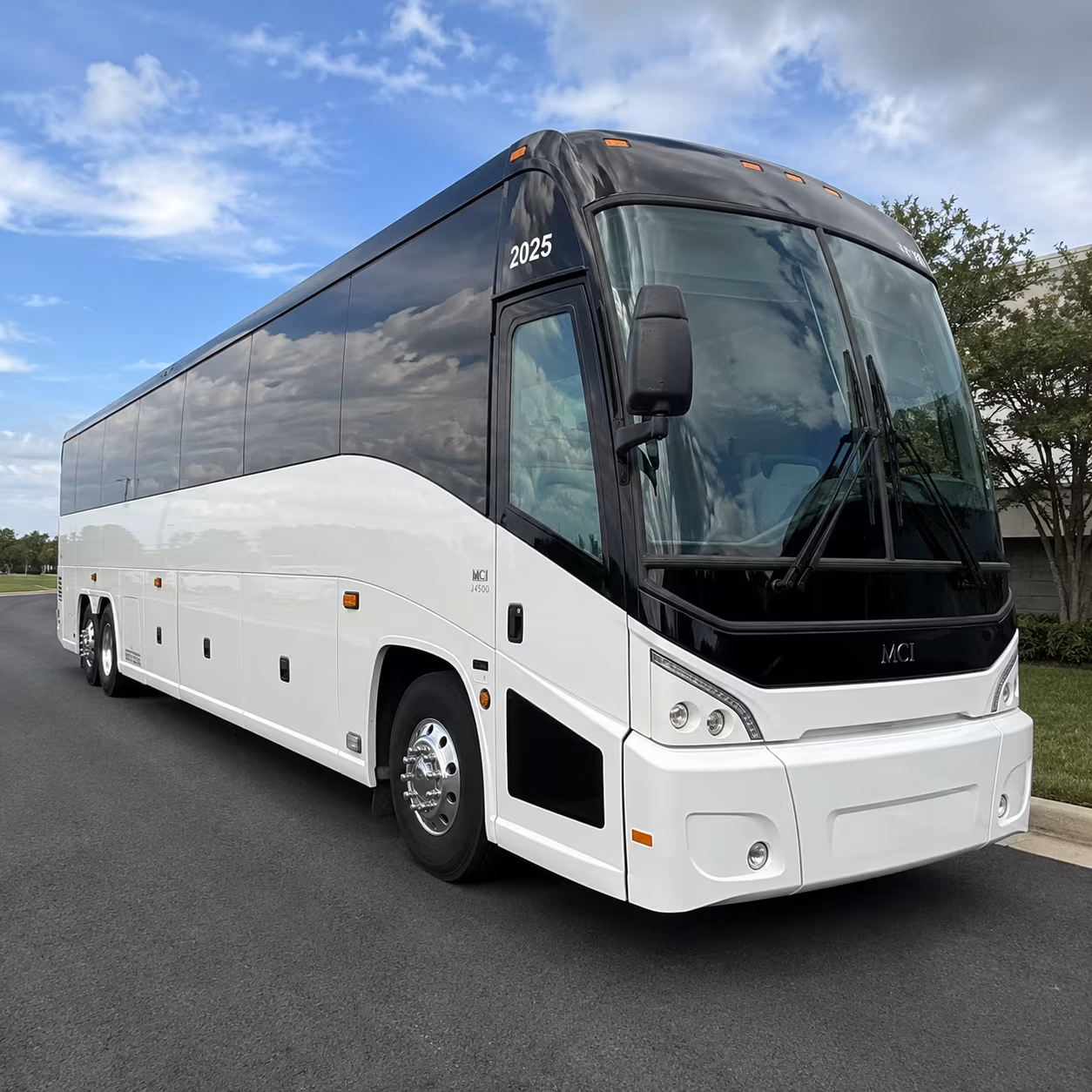 for easy airport transfers between tpa and your corporate hotels a bus makes all the difference