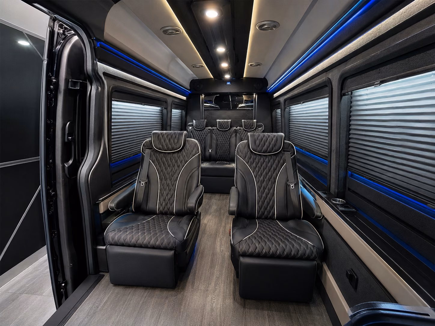 tampacharterbuscompany net is the go to for corporate airport shuttles in tampa