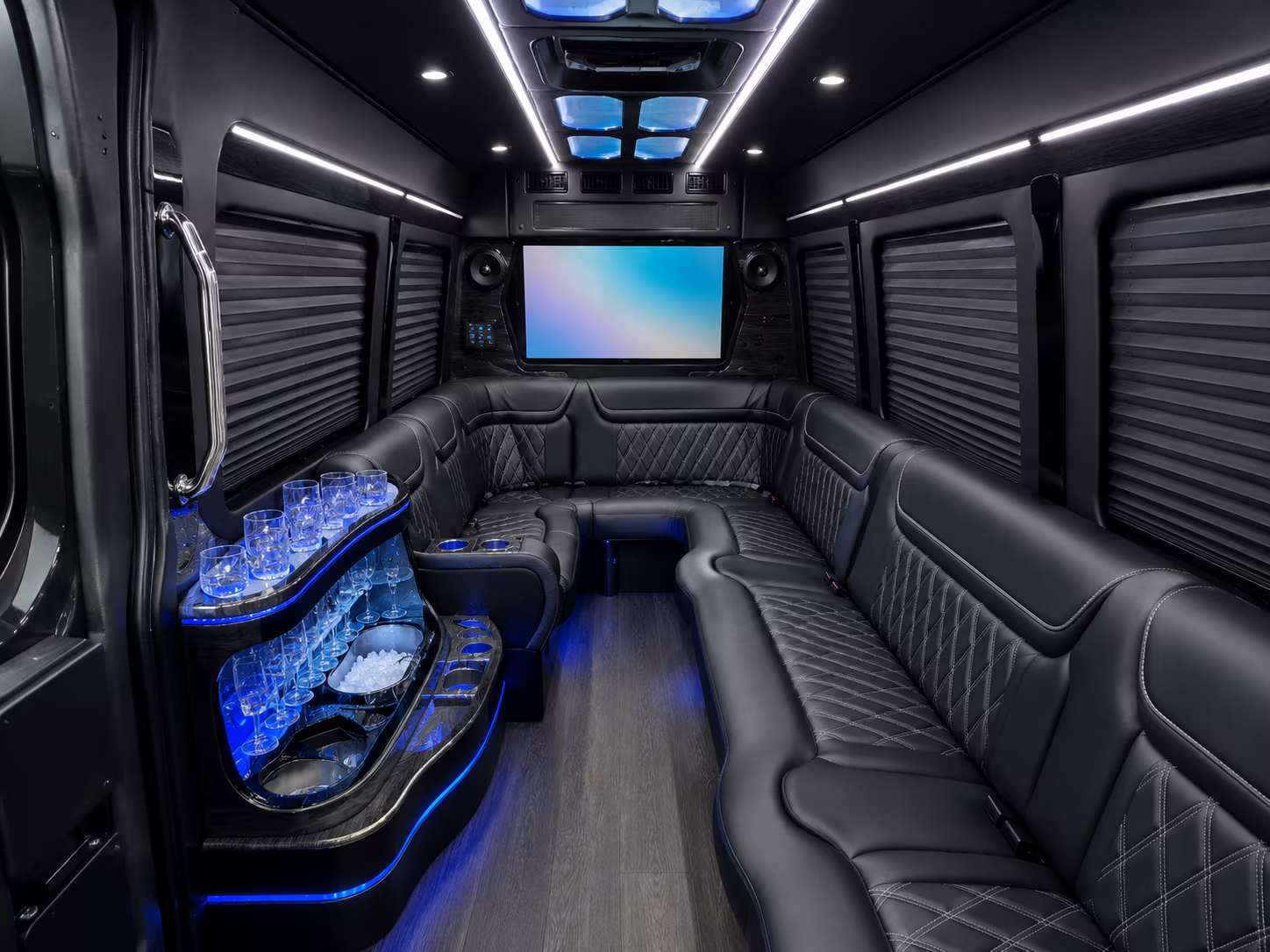 whatever the size of your tampa corporate group there s a bus in the network that fits